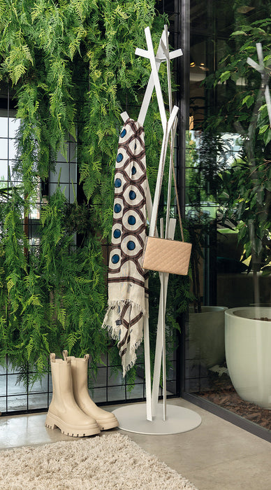 Appendiabiti da terra di design Uty