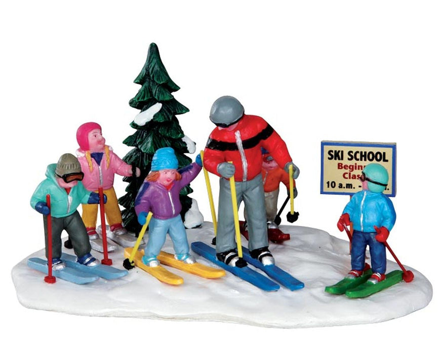 LEMAX Personaggi Scuola di sci "Ski School" H7.3x14.7x11 cm
