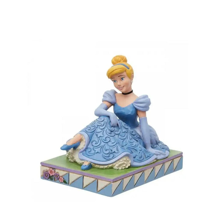 Cenerentola Personality Pose