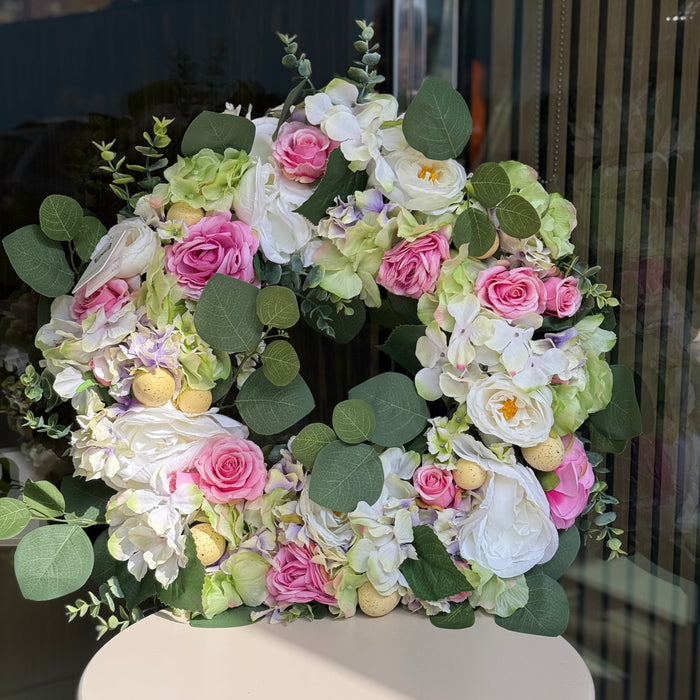 Ghirlanda con Peonie Ortensie e Ovetti Rosa D60