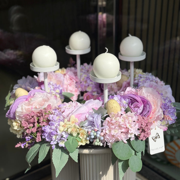 Centrotavola Pasquale con Peonie Uova e Ortensie