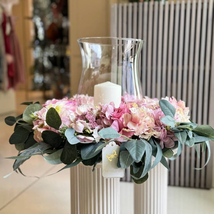 Centrotavola Primavera con Peonie Ortensie e Candela