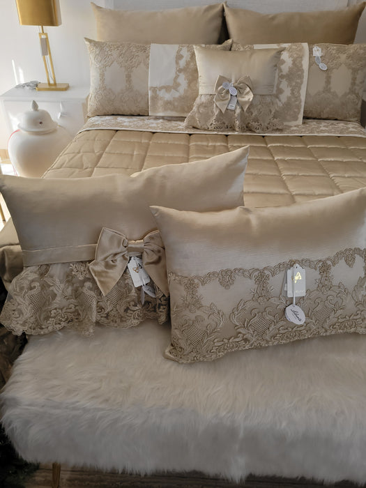 Set letto in seta color oro