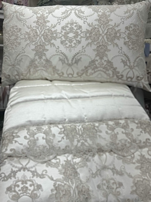 Piumone seta panna a due balze in pizzo nocciola