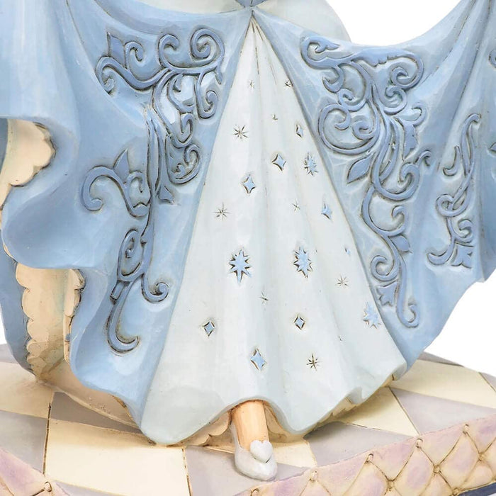 Disney Traditions Figurina Cenerentola e la scarpetta, Blu